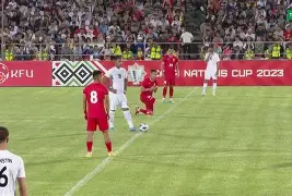 斯洛伐克国家队赢得关键比赛，斯洛伐克球员勇敢前行的简单介绍