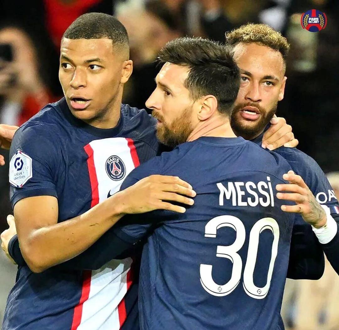 巴黎圣日耳曼重签内马尔，组建新阵容的简单介绍